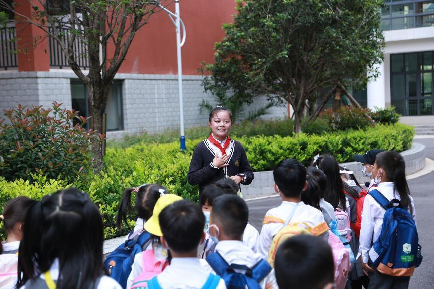 曲靖全封闭寄宿小学图片